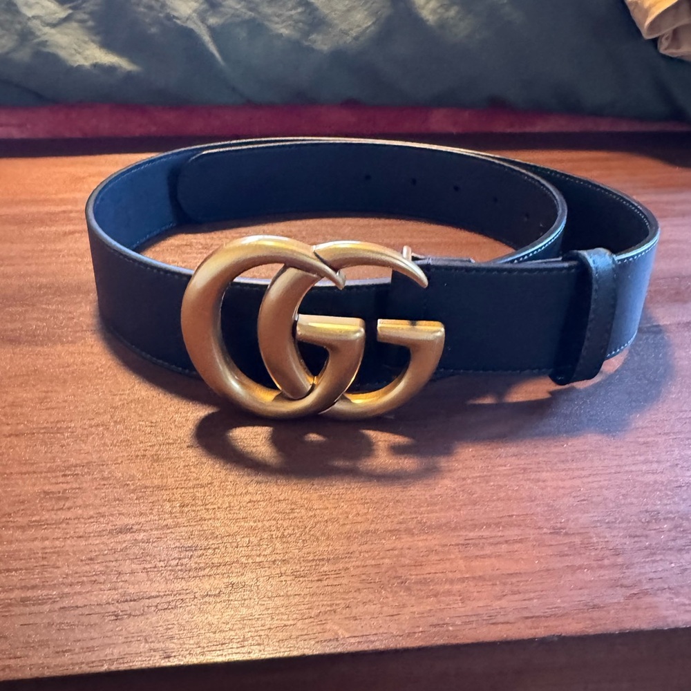 Gucci GG Marmont belt.